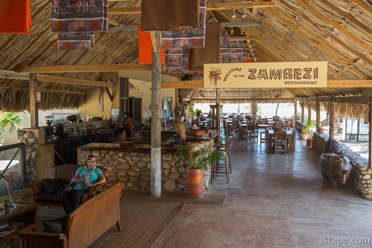 Pasen op Curaçao; van struisvogeleieren schilderen tot brunchen aan zee 5 Curacao Zambezi Restaurant