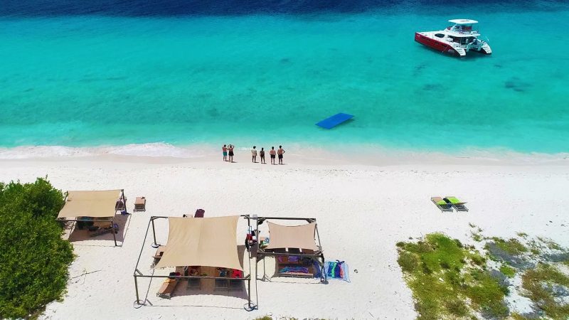 Klein Curacao | TopCat (BlueFinn) 9 Klein Curacao catamaran zonnedoek 800c450