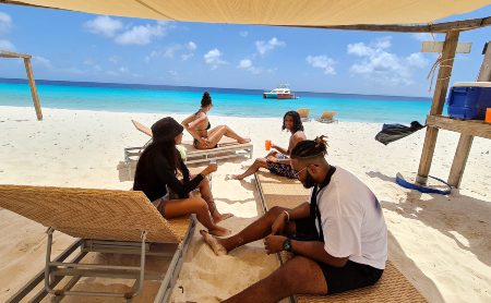 Klein Curaçao Breeze beach hut camas de praia
