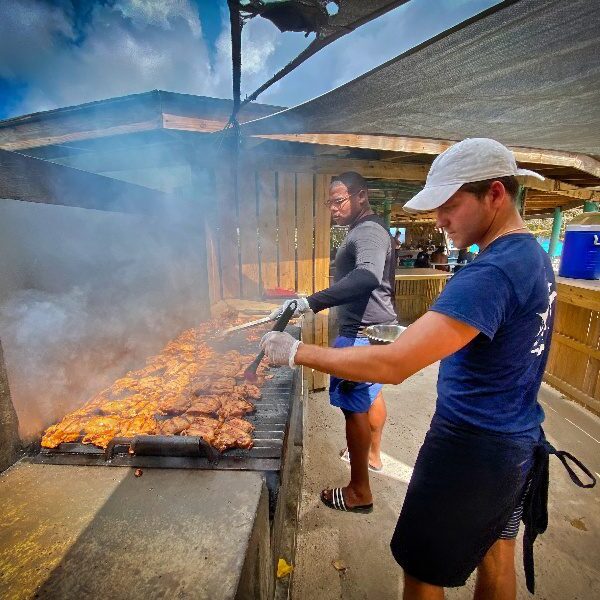 Klein Curaçao Miss Ann almoço com churrasco