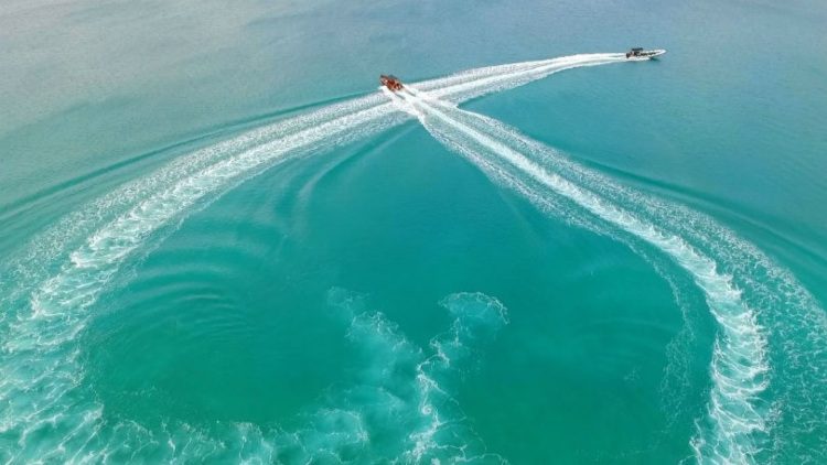 klein curacao powerboat snel 750x422 1
