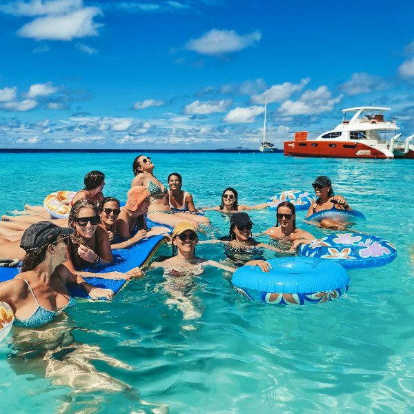 Klein Curacao catamarán de lujo Breeze flotadores