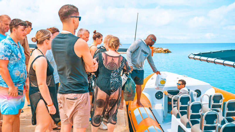 powerboat klein curacao check in