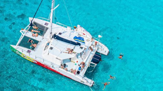 Klein Curacao catamaran Irie Tours