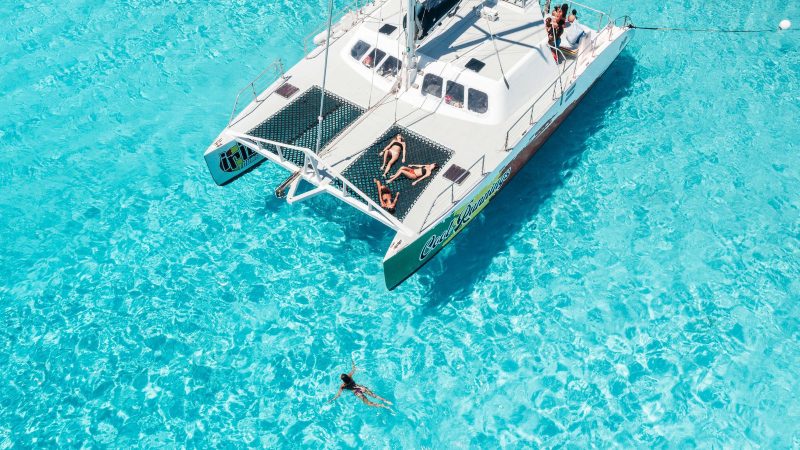 klein curacao catamaran irie tours sun sea 800x450 1