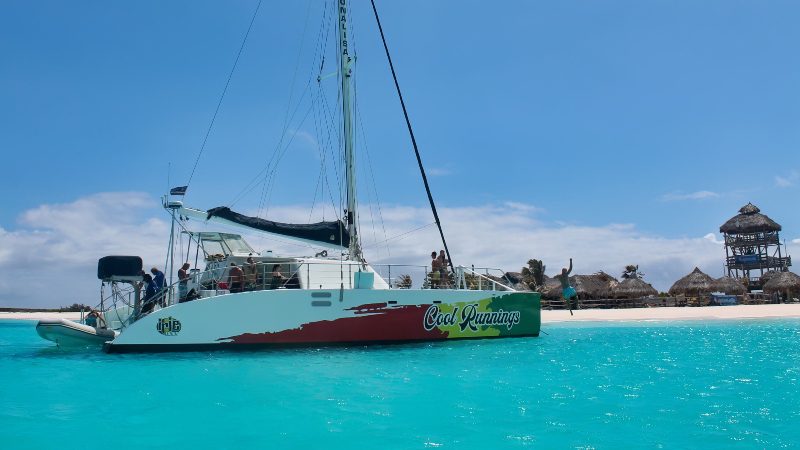 klein curacao irie tours catamaran cool runnings 800x450 1
