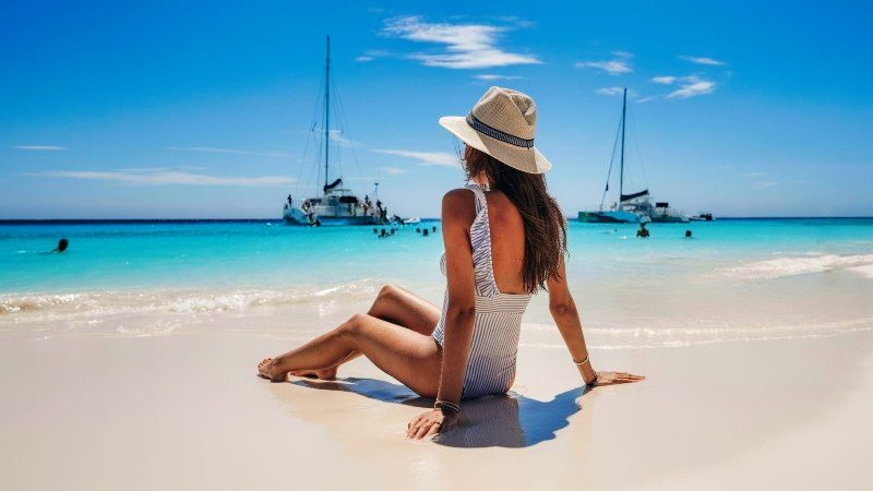 klein curacao irie tours catamarans strand 800x450 1