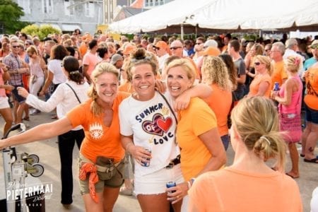 Koningsdag in Pietermaai. Picture by © Berber van Beek