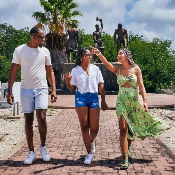 Descubra el monumento a la esclavitud de Willemstad Bustour