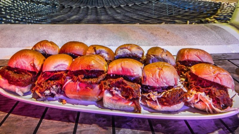 Sunset Sailing Cruise - Large Catamaran 12 BlueFinn Sunset Catamaran Curacao broodje pulled pork 800x450 1