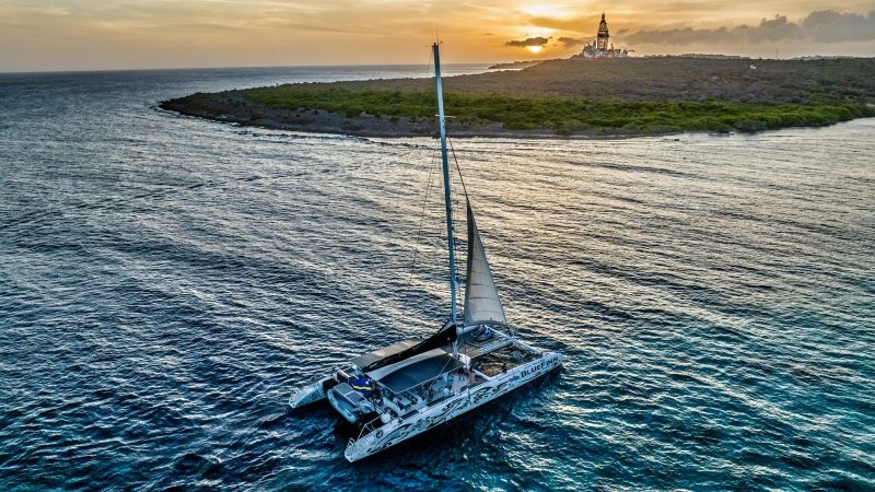 Sunset Sailing Cruise - Large Catamaran 9 bluefinn catamarqn curacao sunset cruise 800x450 1