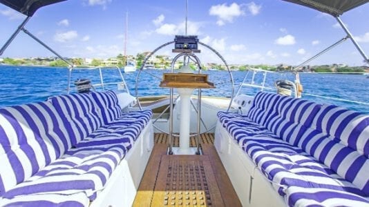 Luxury sailing trip on Curacao with the Galaxie