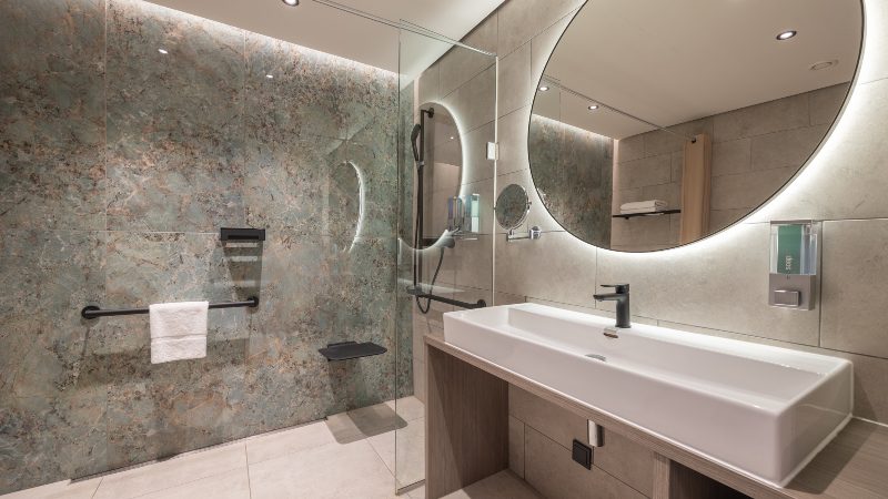 Dolphin Suites curacao badkamer 800x450 1