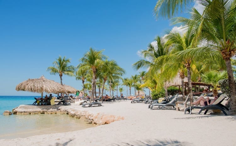 Curacao LionsDive Beach Resort privestrand