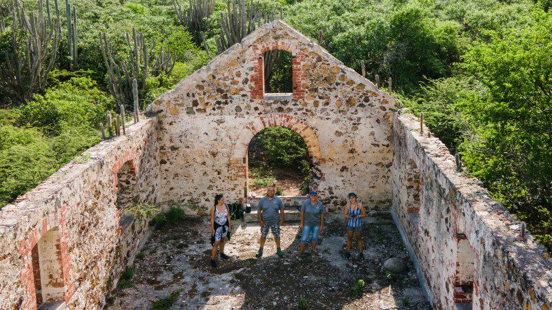 curacao prive tour oud gebouw 800x450 1