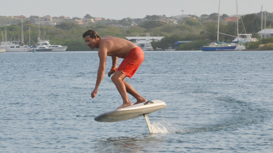 Watersport op Curacao 5 foil surf curacao