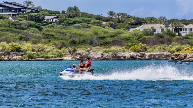 jetski curacao spaanse water tour gratis passagier 800x450 1