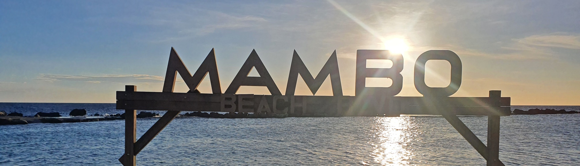 NaarCuracao.com 19 mambo beach curacao 1920x550 1