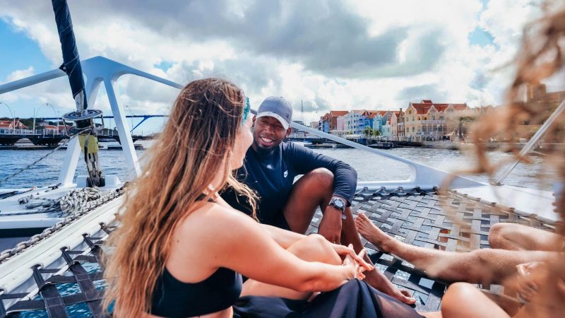 Beaches, BBQ & Blue Room 10 Westkust catamaran curacao Annabaai 800x450 1