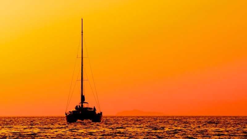 catamaran zeilen sunset zonsondergang 800x450 1