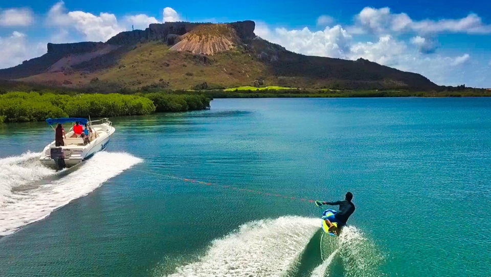 curacao zup boarden knee boarding 960x540 1