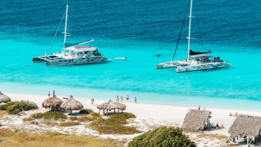 Excursie 39 Klein Curacao catamaran