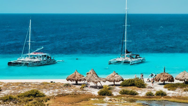 Klein Curacao catamarans BlueFinn boottrip elke dag 800x450 1