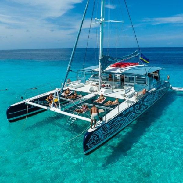 Catamaran Klein Curaçao BlueFinn