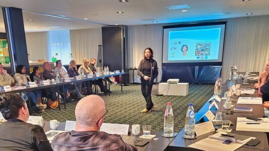 Curacao emigeren seminar info