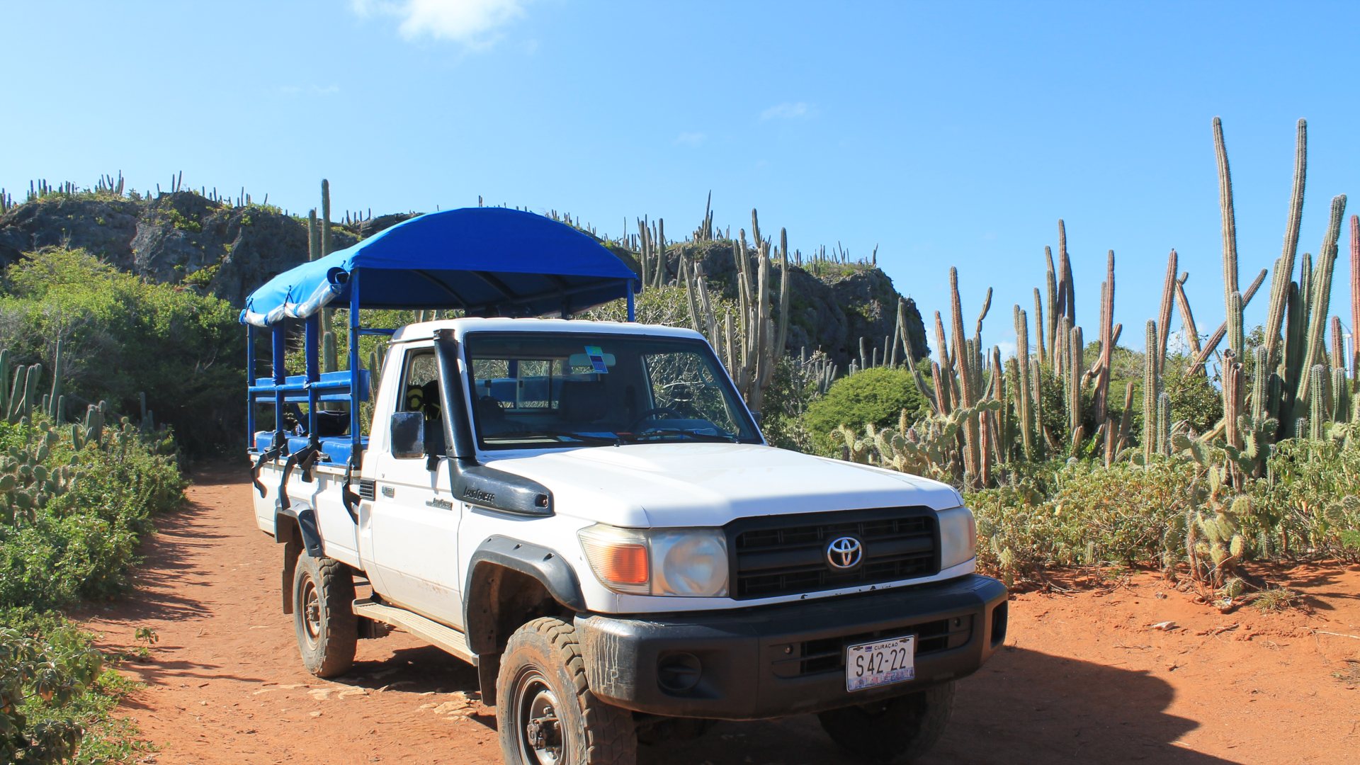 offroad jeep tour Breath of Curacao