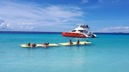 Klein Curacao | Best trips comparison 7 Breeze Klein Curacao fast catamaran