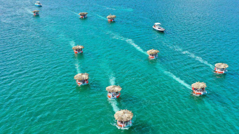 Tiki Boat Curacao 800x450 1