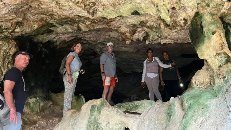 Ingrid Hiking Tours 5 Curacao Hiking Tour Ingrid grotten Tera Kora