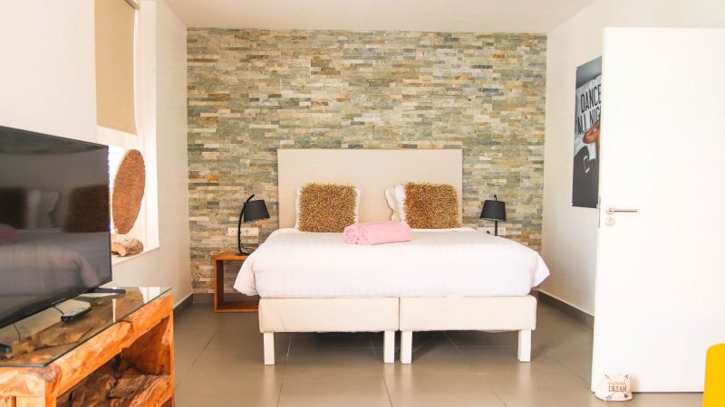 saint tropez boutique hotel curacao kamer 800x450 1