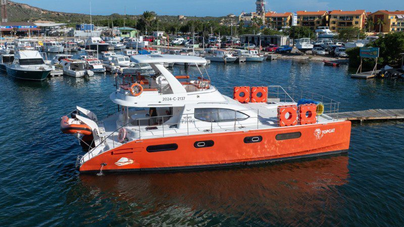 Topcat Curacao catamaran Sunset 800x450 1