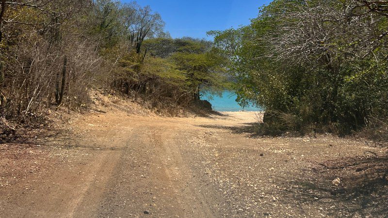 Weg naar Playa Shon Mosa San Juan 800x450 1