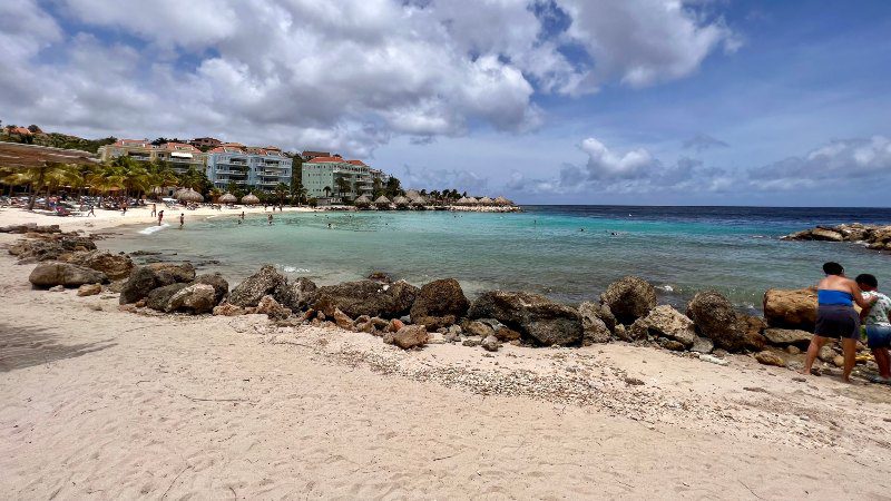 Blue Bay beach Curacao uitzicht 800x450 1