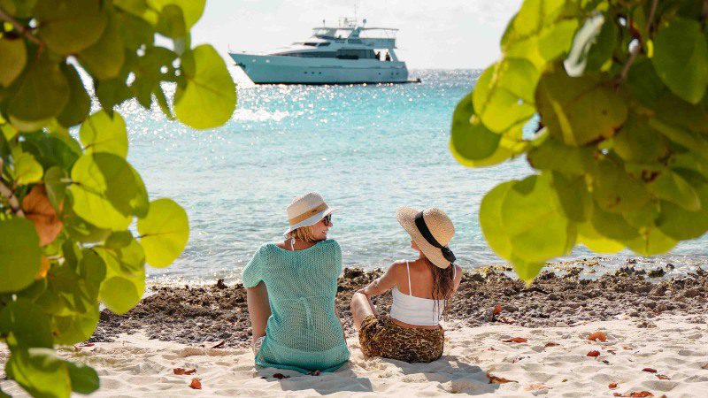 klein curacao supreme saturday miss ann serendipity 800x450 1