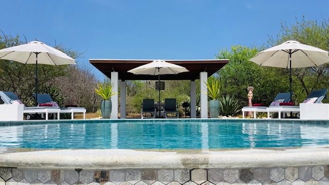 villa san sebastian zwembad met zicht op Cabana 640x360 1