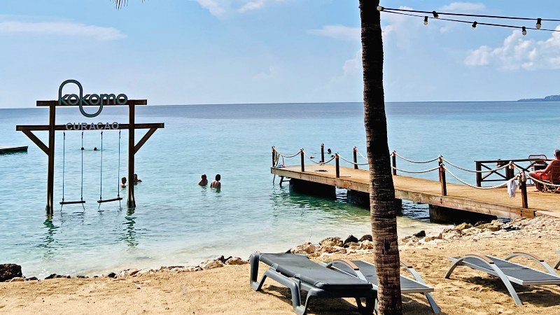 Kokomo Beach Curacao | columpio en el mar