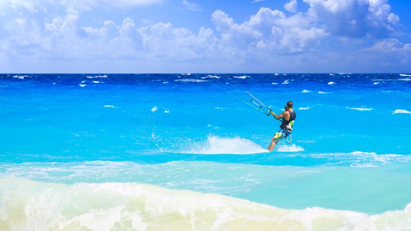 Kitesurfing at Klein Curacao