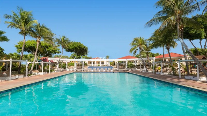 Livingstone Jan Thiel zwembad 800x450 1