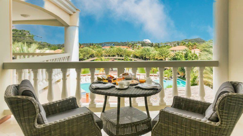 acoya curacao ontbijt op balkon 800x450 1