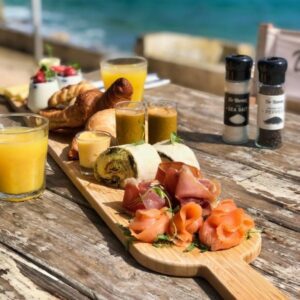Pasen op Curacao (2024) 6 Heeren @ Sea Curacao Pasen Easter Platter