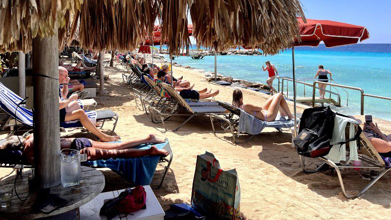 Beaches: Karakter 8 Karakter Coral Estate strand ligbedden 800x450 1