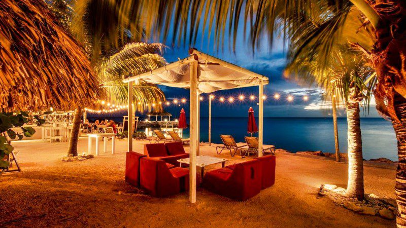 Beaches: Karakter 5 karakter curacao strand avond 800x450 1