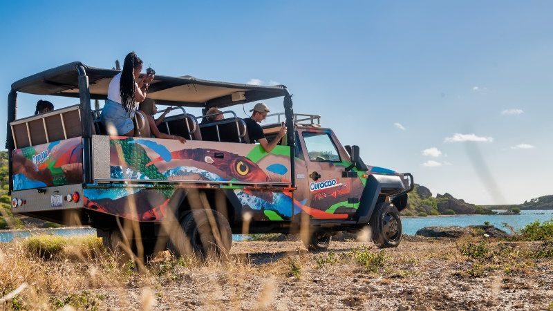 Jeep Safari Curacao St Joris baai 800x450 1