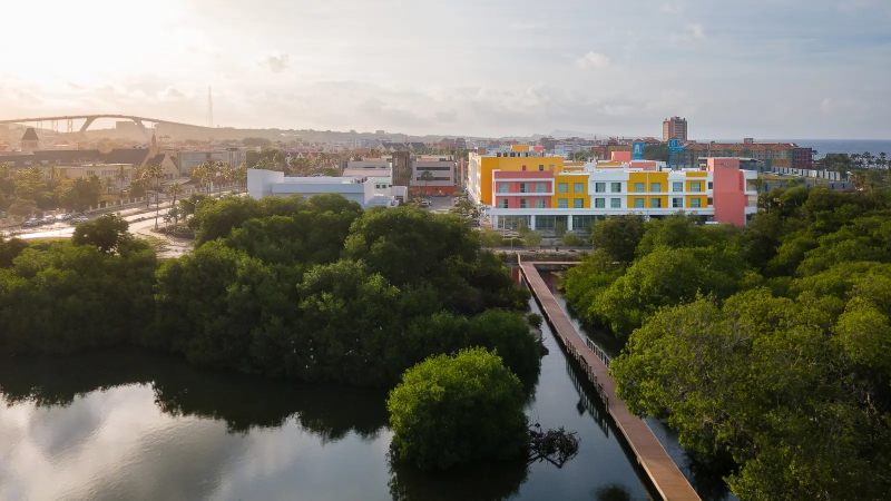 courtyard by marriott curacao buiten 800x450 1