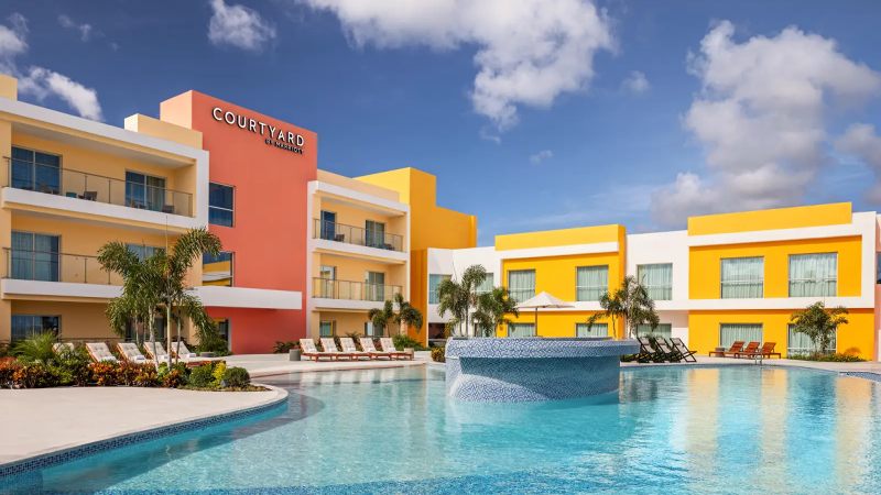 courtyard by marriott curacao zwembad 800x450 1