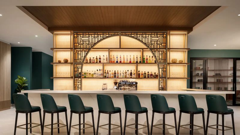 curacao courtyard marriott bar 800x450 1